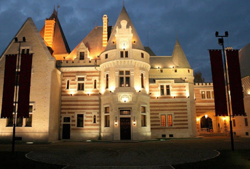 Zamok Meyyendorf, Russia